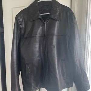 Tommy Hilfiger Mens leather jacket.